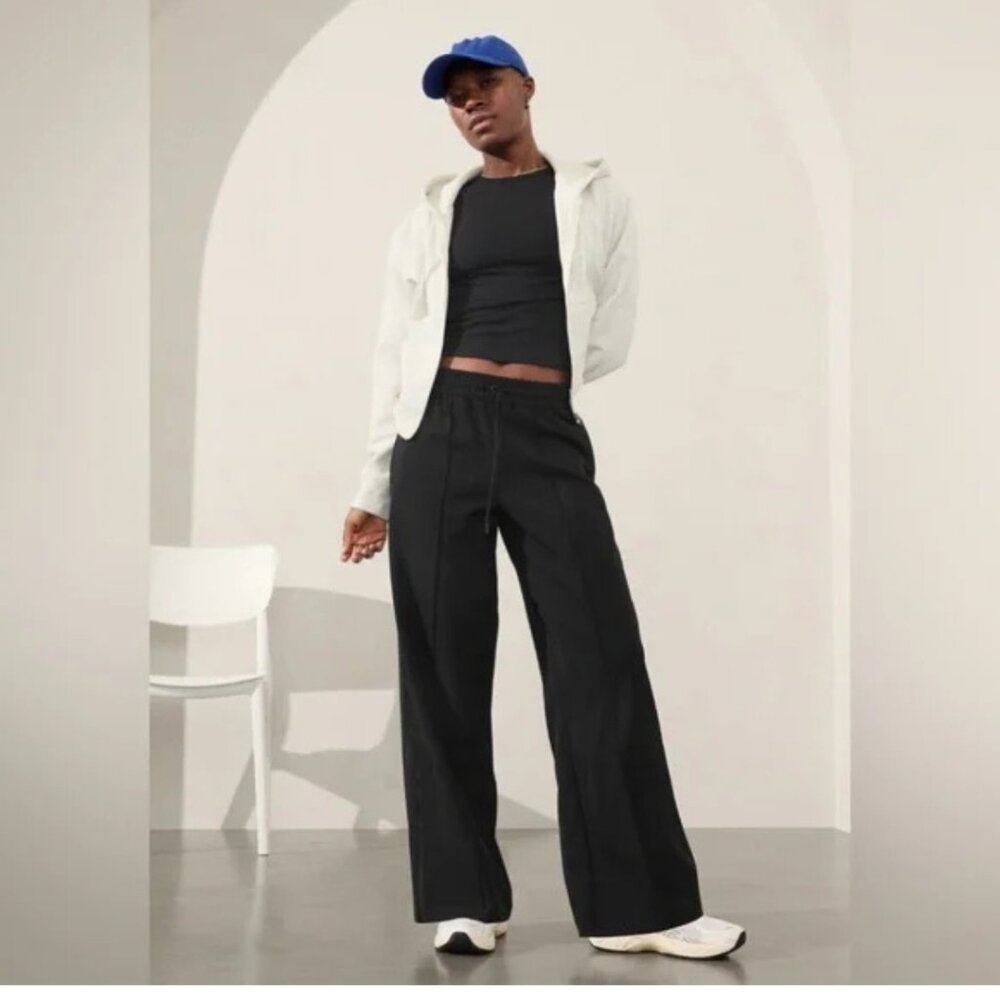 Athleta Endeavor High Rise Relaxed Pant  *EUC*